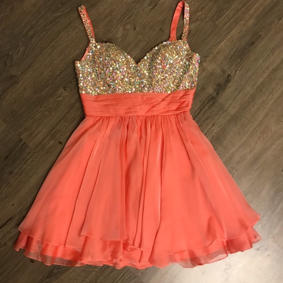 La Femme coral cocktail dress - Picture 2 of 3